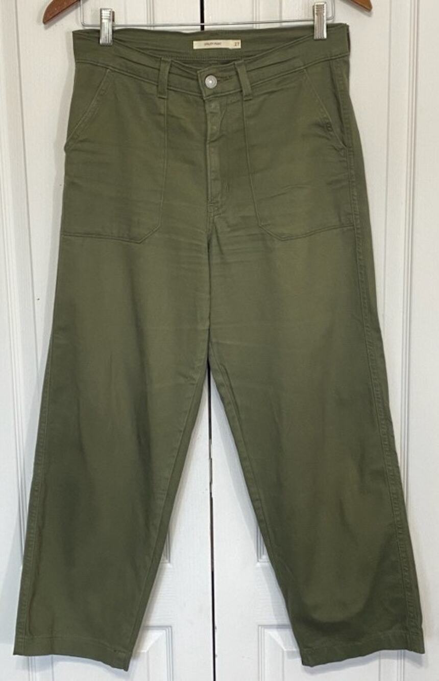Levi’s Army Green Utility Pants Women’s Size 27 • Workwear Cargo Style
